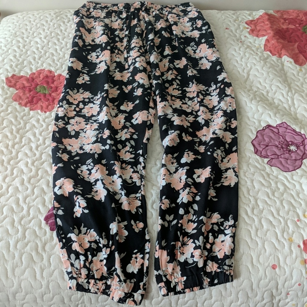 Floral Print Flowy Pants